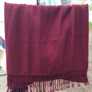 Uniqlo Heat-tech Maroon Acrylic Scarf